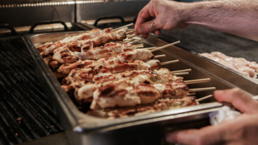 Ηράκλειο: Παρολίγον τραγωδία για ένα… σουβλάκι!