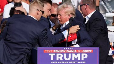 Τραμπ: Αναχωρεί για το Ουισκόνσιν - «Δεν θα αφήσω έναν δολοφόνο να μου αλλάξει το πρόγραμμα»