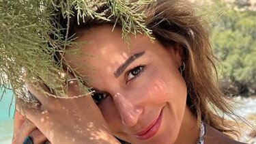 H Κατερίνα Παπουτσάκη έκανε water sports στη Σητεία μαζί με τα παιδιά της