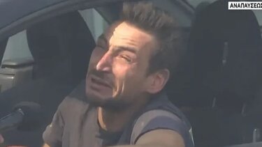 Συγκλονιστικές εικόνες: Κάτοικος κλαίει στην κάμερα "την αγαπάω την Πεντέλη"