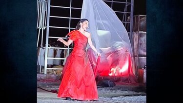 Συγκλονιστική Μαρίνα Σάττι στην παράσταση «Ικέτιδες» στην Επίδαυρο!