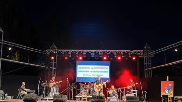 Πλήθος κόσμου στη συναυλία Μνήμης και Δικαιοσύνης για το Ολοκαύτωμα της Βιάννου