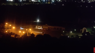 Πίστα για ... κόντρες ο χώρος έξω από το Νέο Κοιμητήριο