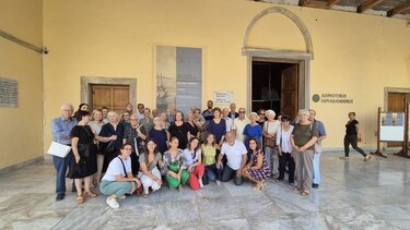 Επίσκεψη του Κέντρου Αλτσχάιμερ του ΠΑΓΝΗ «Νεφέλη» στην έκθεση «Κωνσταντίνος Βολανάκης – Ίσαλος Γραμμή»