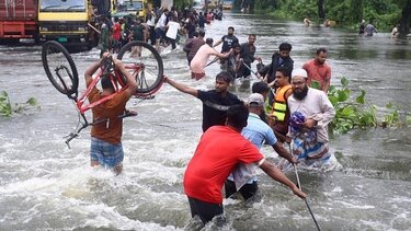 Πλημμύρες στο Μπανγκλαντές: Τουλάχιστον 71 νεκροί - Φόβοι για υδατογενείς νόσους