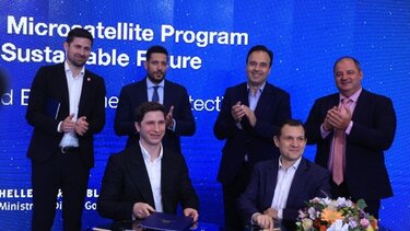 ΔΕΘ: Υπογράφηκε συμφωνία για την κατασκευή και εκτόξευση μικροδορυφόρων