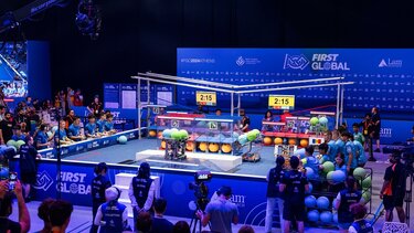 Μαθητές από όλον τον κόσμο διαγωνίστηκαν στον FIRST Global Challenge στην Αθήνα με τα γρήγορα δίκτυα της COSMOTE 