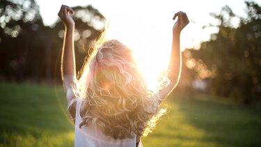 Αυτό το φθινόπωρο, 4 ζώδια επαναξιολογούν τι έχει πραγματικά σημασία στη ζωή