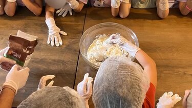 Εκπαίδευση και θρεπτικές λιχουδιές για μαθητές στο Κέντρο Κρητικής Γαστρονομίας