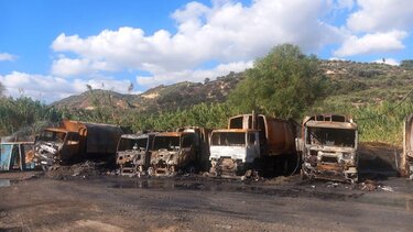 Κλιμάκιο του ΚΚΕ στο αμαξοστάσιο του Δήμου Μαλεβιζίου μετά την πυρκαγιά