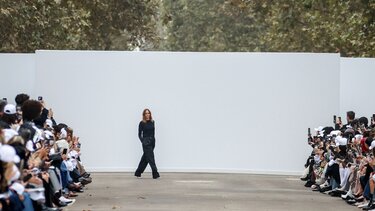 Έκκληση της Στέλα ΜακΚάρτνεϊ για απαγόρευση της χρήσης αληθινών φτερών στη μόδα