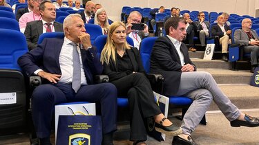 Η Σέβη Βολουδάκη στις εργασίες της Επιτροπής Δημοκρατίας και Ασφάλειας της ΚΣ του ΝΑΤΟ στα Χανιά