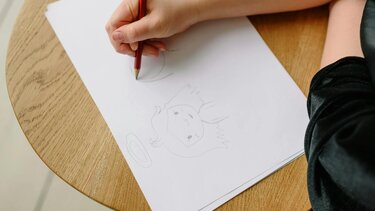 Αποφυλακίσθηκε ο Ρώσος που είχε καταδικασθεί σε ποινή φυλάκισης για μια αντιπολεμική ζωγραφιά