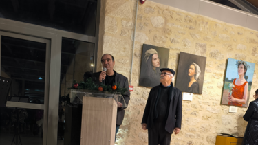 Εγκαίνια, έκθεση