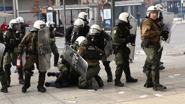 επεισόδια Σύνταγμα