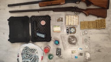 Όπλα Ναρκωτικά