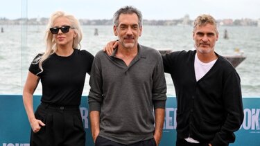 Χρυσά Βατόμουρα