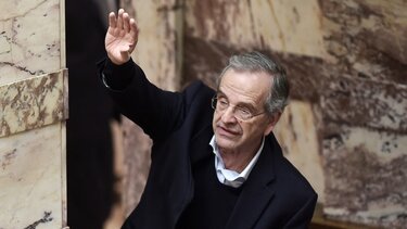 Ατάκα-φωτιά του Σαμαρά για τον Τριαντόπουλο: «Θα μείνει δηλαδή ακόμη δεκαπέντε ημέρες;»