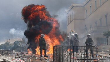 επεισόδια Σύνταγμα