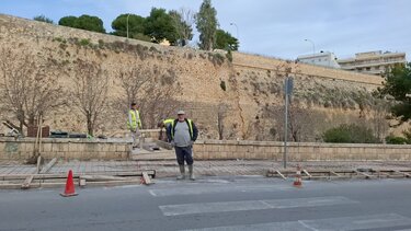 pezi diadromi ikarou