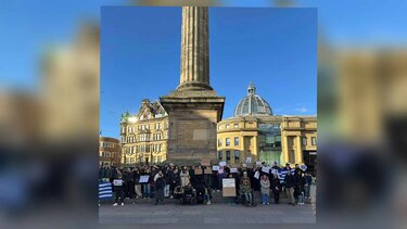 Φοιτητές, Newcastle, Τέμπη