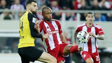 Οι Πειραιώτες πήραν τη νίκη που ήθελαν (1-0 την ΑΕΚ) και κατέκτησαν και μαθηματικά το πρωτάθλημα.