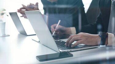 γραφείο υπολογιστης 