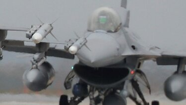 f-16