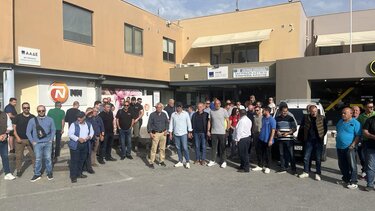 Ηνίοχος, Διαμαρτυρια, ΔΟΥ