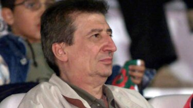 Σαν σήμερα γεννήθηκε ο Χάρρυ Κλυνν: Από φτωχός πρόσφυγας πρωτοπόρος του stand-up comedy στην Ελλάδα