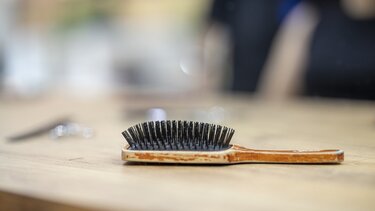 χτένα-μαλλια