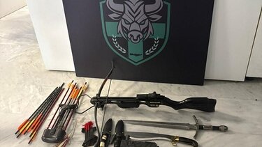 Ληστεία, Χανιά, Όπλα