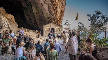 Αστερούσια, Εκδήλωση 