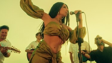 Κέλλυ Κελεκίδου