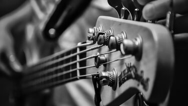 Μουσικά όργανα, Μπάσο