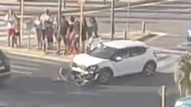 Αυτοκίνητο συγκρούστηκε με μηχανάκι στην παραλιακή