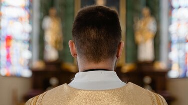 Καθολικός Ιερέας