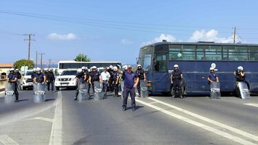 Αεροδρόμιο, Αστυνομία, Κτηνοτρόφοι