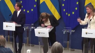 Η υπουργός Υγείας της Σουηδίας κατέρρευσε στη συνέντευξη Τύπου