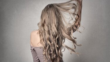 Μακριά μαλλιά