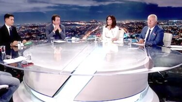 Σεισμός στην Εύβοια... on air: Η στιγμή της δόνησης