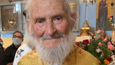 Ιερέας Πέτρος Καλύβας