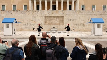 Μνημείο Αγνωστου Στρατιώτη Σύνταγμα
