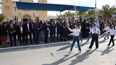 νέα αλικαρνασσός-παρέλαση