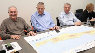 Νίκος Ταχιάος, Σύσκεψη