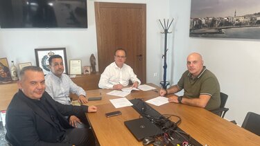 Υπεγράφη η Σύμβαση για τα έργα συντήρησης και επισκευής σχολικών κτιρίων του Δήμου 