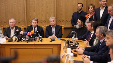 Νίκος Ανδρουλάκης, Σύσκεψη