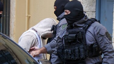 Απολογία, Έλος