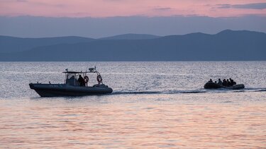 μεταναστες-λιμενικό