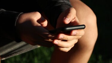 Έφηβοι, Social Media